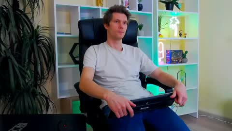 Snapshot of eddie_baker chatting on 04/15/26, 08:31 eddie_baker online show from 04/15/26, 08:31