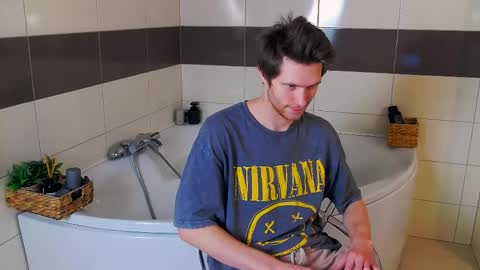 Snapshot of eddie_baker chatting on 04/21/26, 07:06 eddie_baker online show from 04/21/26, 07:06