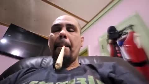 Snapshot of eddieb0745 chatting on 04/20/26, 12:24 Jack Frost online show from 04/20/26, 12:24