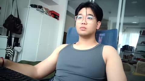 Snapshot of eddiethch chatting on 02/22/26, 02:24 eddi0304 online show from 02/22/26, 02:24