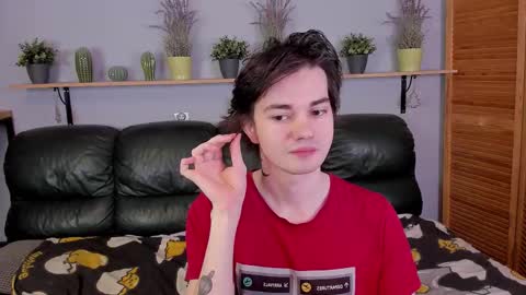 Edgar online show from 10/19/25, 02:45