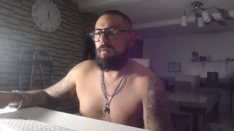 Snapshot of edgarram83 chatting on 10/20/25, 06:25 edgarram83 online show from 10/20/25, 06:25