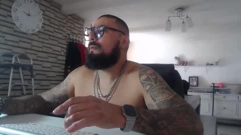 Snapshot of edgarram83 chatting on 11/11/25, 05:46 edgarram83 online show from 11/11/25, 05:46