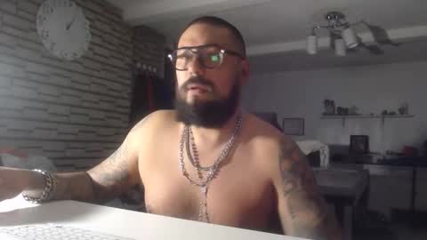 Snapshot of edgarram83 chatting on 11/17/25, 07:03 edgarram83 online show from 11/17/25, 07:03