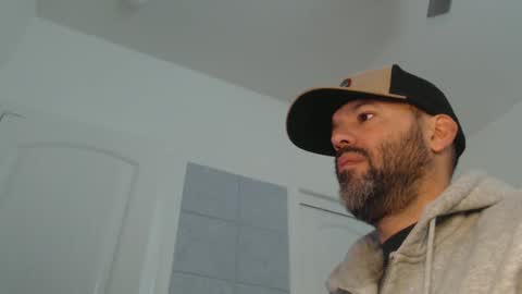 Snapshot of edge_masters chatting on 12/23/24, 04:28 EdgeM online show from 12/23/24, 04:28