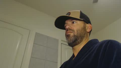 Snapshot of edge_masters chatting on 12/25/24, 09:56 EdgeM online show from 12/25/24, 09:56