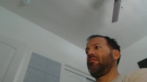 Snapshot of edge_masters chatting on 02/24/25, 07:52 EdgeM online show from 02/24/25, 07:52