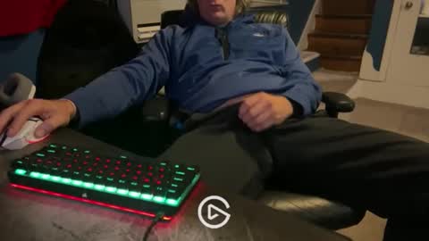 Snapshot of edgemeallnight chatting on 12/11/24, 11:43 edgemeallnight online show from 12/11/24, 11:43