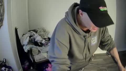 Angel online show from 10/06/25, 01:41