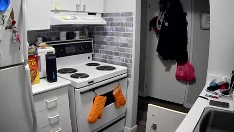 Snapshot of edgeofinsanity13 chatting on 03/04/26, 05:30 Angel online show from 03/04/26, 05:30