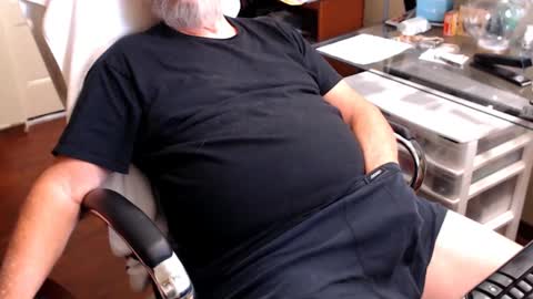 Snapshot of edginginedmonton chatting on 09/27/25, 06:46 edginginedmonton online show from 09/27/25, 06:46