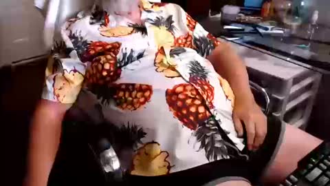 Snapshot of edginginedmonton chatting on 10/15/25, 07:36 edginginedmonton online show from 10/15/25, 07:36