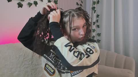 Lisa  online show from 01/16/25, 11:37