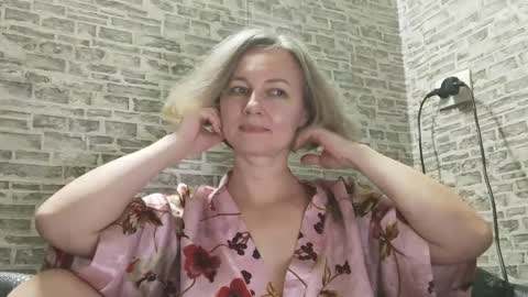 Snapshot of edithmanning chatting on 12/12/24, 07:37 edithmanning online show from 12/12/24, 07:37