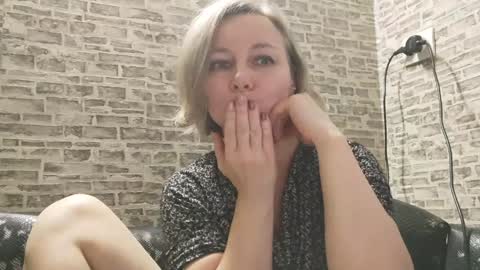 Snapshot of edithmanning chatting on 12/13/24, 01:22 edithmanning online show from 12/13/24, 01:22