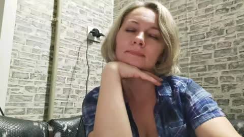 Snapshot of edithmanning chatting on 12/20/24, 05:51 edithmanning online show from 12/20/24, 05:51