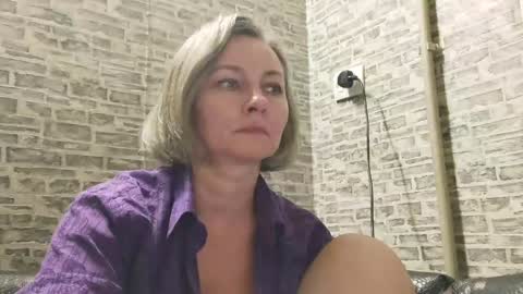 Snapshot of edithmanning chatting on 12/28/24, 03:26 edithmanning online show from 12/28/24, 03:26