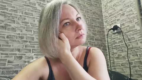 Snapshot of edithmanning chatting on 01/05/25, 09:05 edithmanning online show from 01/05/25, 09:05