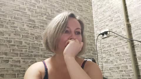 Snapshot of edithmanning chatting on 01/06/25, 02:25 edithmanning online show from 01/06/25, 02:25