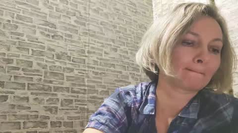 Snapshot of edithmanning chatting on 01/08/25, 03:28 edithmanning online show from 01/08/25, 03:28