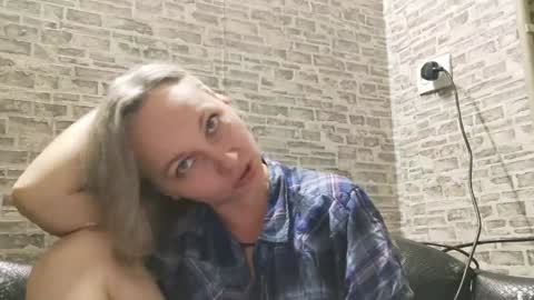 Snapshot of edithmanning chatting on 01/09/25, 03:23 edithmanning online show from 01/09/25, 03:23