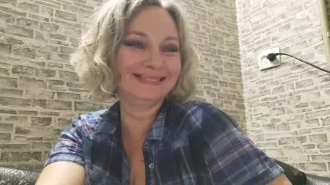 Snapshot of edithmanning chatting on 01/25/25, 06:35 edithmanning online show from 01/25/25, 06:35