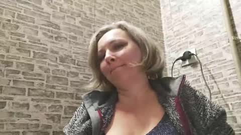 Snapshot of edithmanning chatting on 02/15/25, 05:39 edithmanning online show from 02/15/25, 05:39