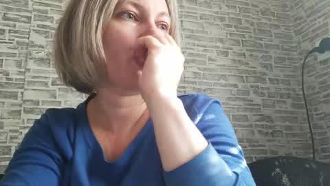 Snapshot of edithmanning chatting on 02/19/25, 06:44 edithmanning online show from 02/19/25, 06:44