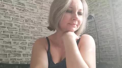 Snapshot of edithmanning chatting on 02/23/25, 06:49 edithmanning online show from 02/23/25, 06:49