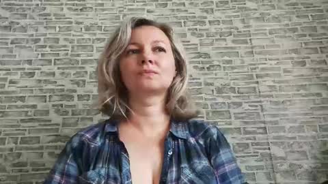 Snapshot of edithmanning chatting on 09/10/25, 05:07 edithmanning online show from 09/10/25, 05:07