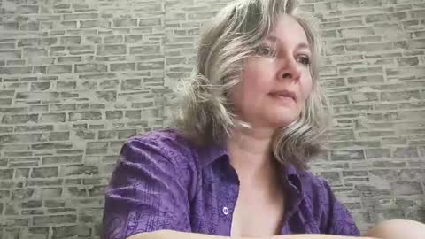Snapshot of edithmanning chatting on 09/23/25, 05:32 edithmanning online show from 09/23/25, 05:32