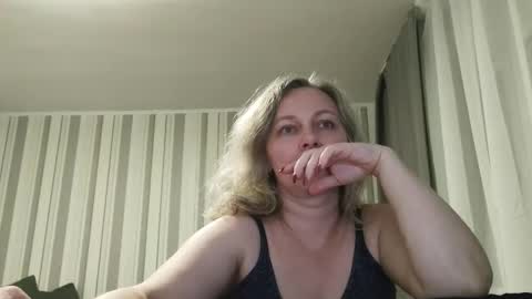 Snapshot of edithmanning chatting on 03/08/26, 06:44 edithmanning online show from 03/08/26, 06:44