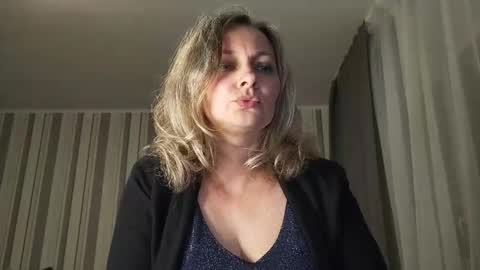 Snapshot of edithmanning chatting on 03/13/26, 05:52 edithmanning online show from 03/13/26, 05:52