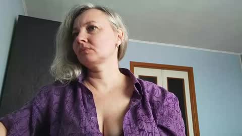 Snapshot of edithmanning chatting on 03/19/26, 07:45 edithmanning online show from 03/19/26, 07:45