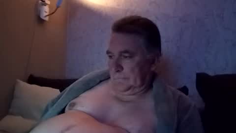 Snapshot of edje59a chatting on 09/24/25, 11:30 Eddy online show from 09/24/25, 11:30