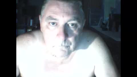 Snapshot of edje59a chatting on 10/21/25, 06:58 Eddy online show from 10/21/25, 06:58