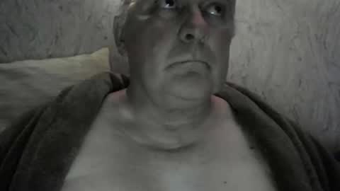 Snapshot of edje59a chatting on 04/12/26, 11:10 Eddy online show from 04/12/26, 11:10