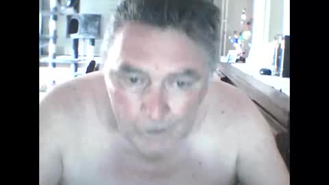Snapshot of edje59a chatting on 04/23/26, 06:25 Eddy online show from 04/23/26, 06:25
