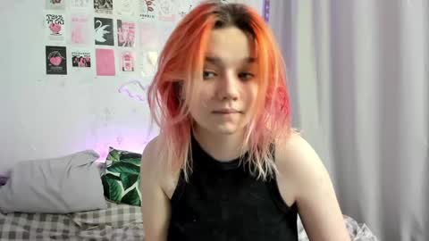 Snapshot of edna_dana chatting on 12/23/24, 06:27 Edna online show from 12/23/24, 06:27