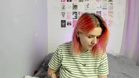 Snapshot of edna_dana chatting on 12/29/24, 07:32 Edna online show from 12/29/24, 07:32