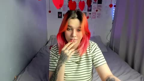 Snapshot of edna_dana chatting on 02/16/25, 06:21 Edna online show from 02/16/25, 06:21