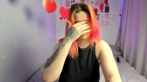 Snapshot of edna_dana chatting on 02/20/25, 06:13 Edna online show from 02/20/25, 06:13