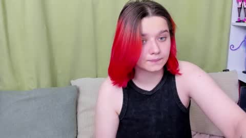 Snapshot of edna_dana chatting on 10/18/25, 08:20 Edna online show from 10/18/25, 08:20