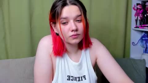 Snapshot of edna_dana chatting on 10/25/25, 07:19 Edna online show from 10/25/25, 07:19