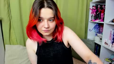 Snapshot of edna_dana chatting on 11/03/25, 09:48 Edna online show from 11/03/25, 09:48