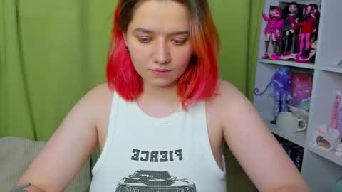 Snapshot of edna_dana chatting on 11/17/25, 08:58 Edna online show from 11/17/25, 08:58