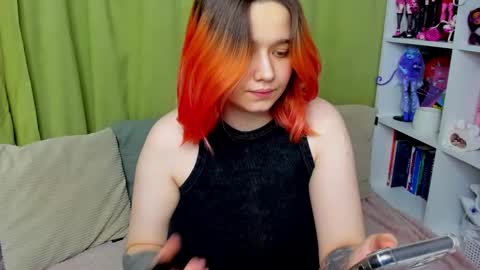 Snapshot of edna_dana chatting on 11/21/25, 07:01 Edna online show from 11/21/25, 07:01