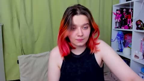 Snapshot of edna_dana chatting on 11/23/25, 06:52 Edna online show from 11/23/25, 06:52