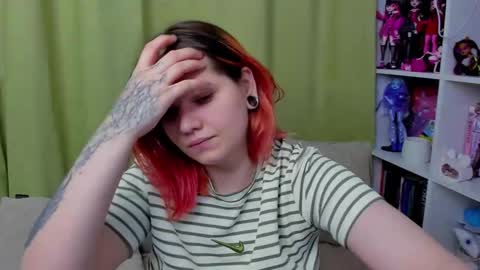 Snapshot of edna_dana chatting on 11/25/25, 06:52 Edna online show from 11/25/25, 06:52