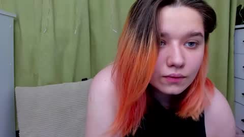 Snapshot of edna_dana chatting on 12/20/25, 06:48 Edna online show from 12/20/25, 06:48